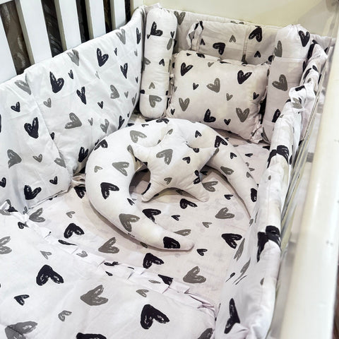 8 Pieces Cot Bedding Set - White - Hearts