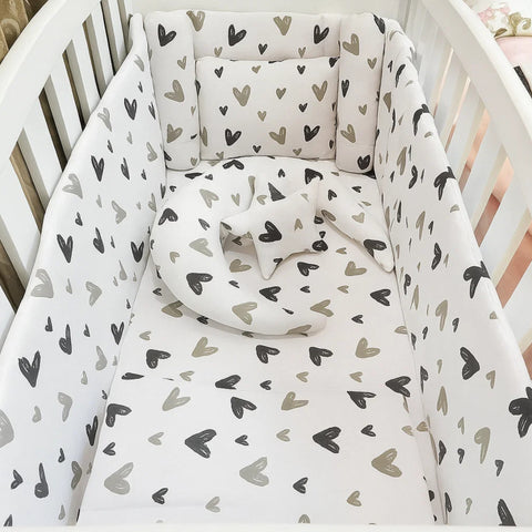 8 Pieces Cot Bedding Set - White - Hearts